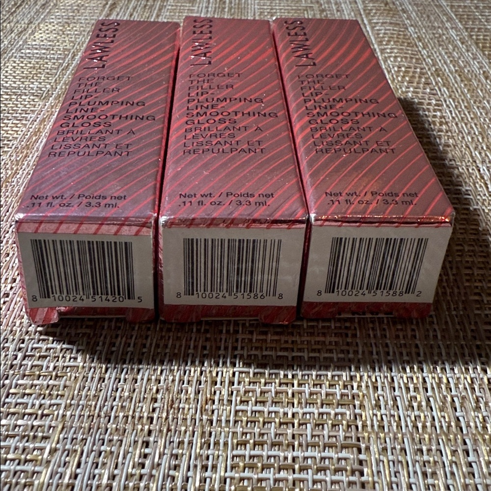 Lawless
Forget the filler lip, plumping line smoothing gloss. - Picture 4 of 4